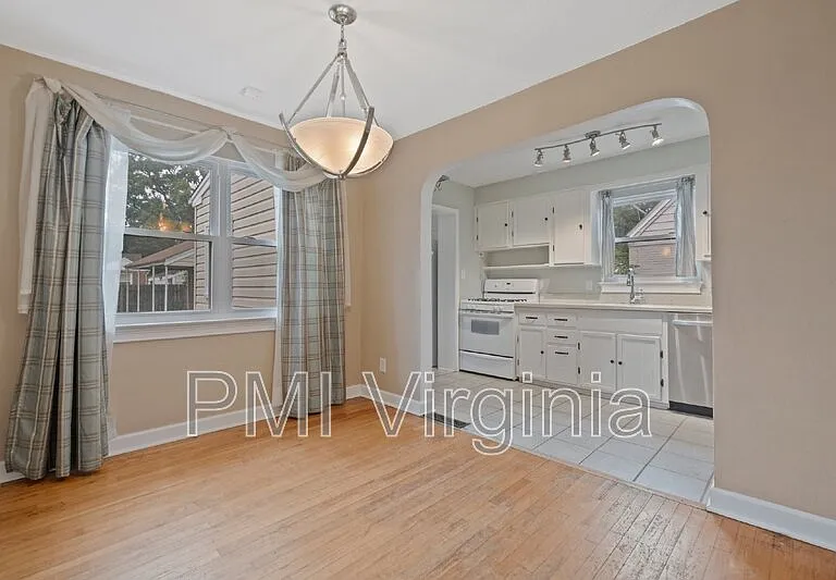 7805 Sheryl Dr — Photo 9