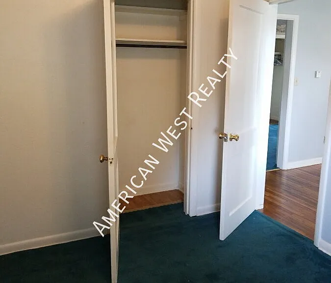 214 N Bernard St — Photo 7