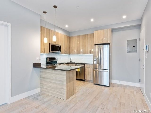 1st image of 104-22 Astoria Blvd Unit 3R