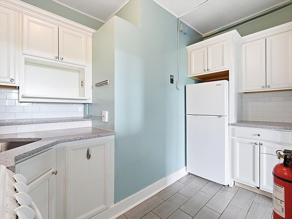 5th image of 62 Forest Hill Rd #2E