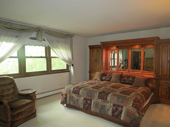 4th image of 608 Crandell Ln