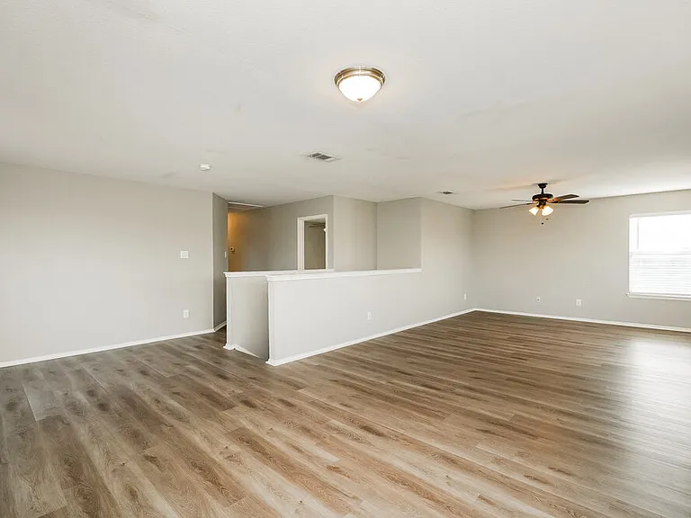 5828 Ridge Lake Dr — Photo 9