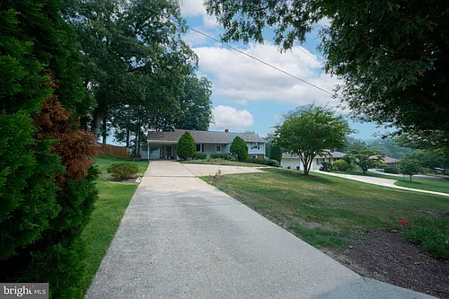 2924 Gracefield Rd Photo 1 2924 Gracefield Rd Photo 1