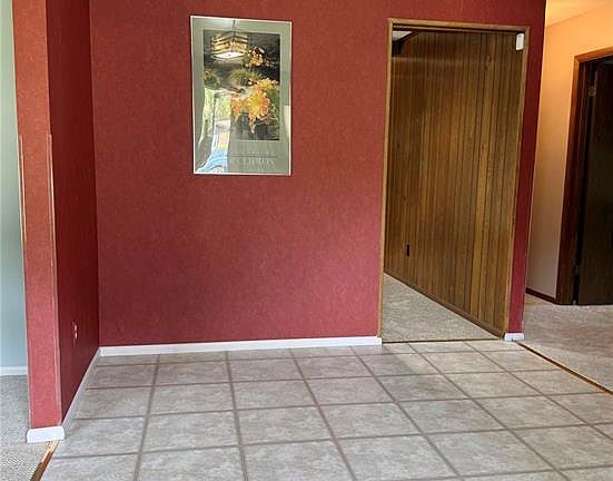3rd image of 660 Hunters Ridge Dr