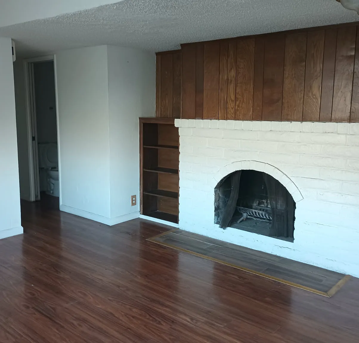 2 bed, 910 sqft, $1,448 — Photo 1