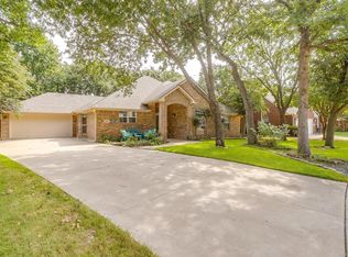 829 Royal Oak Ln, Burleson, TX 76028