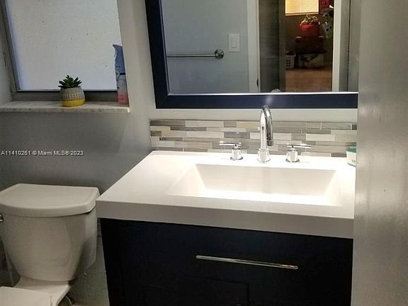 5th image of 8110 Sunrise Lakes Blvd APT 106