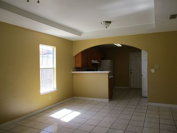 5th image of 102 Saint Julia Ct