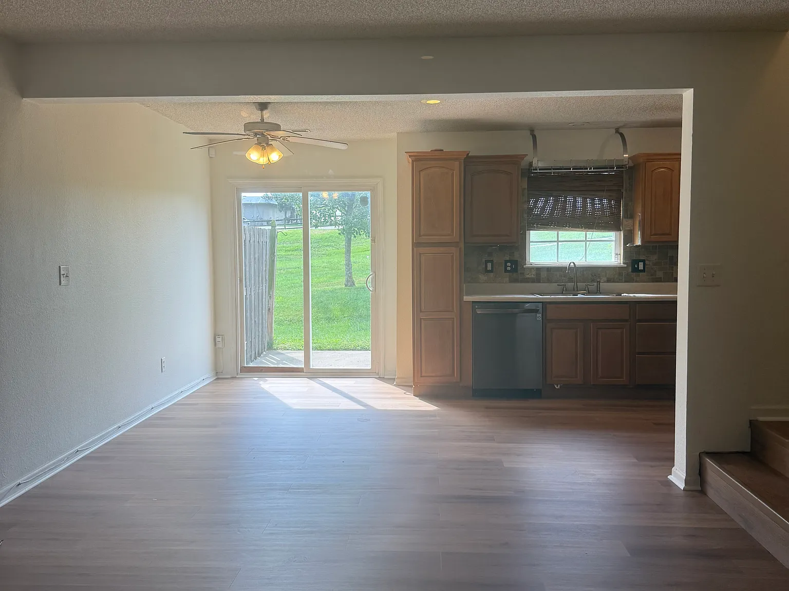 2 bed, 1253 sqft, $1,595 — Photo 4