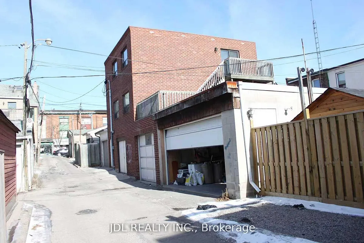 Building Photo - 4 Moutray St #REAR