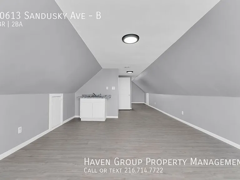 10613 Sandusky Ave #B — Photo 16