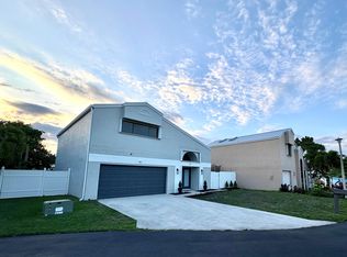 3 Kyle Way, Boynton Beach, FL 33426