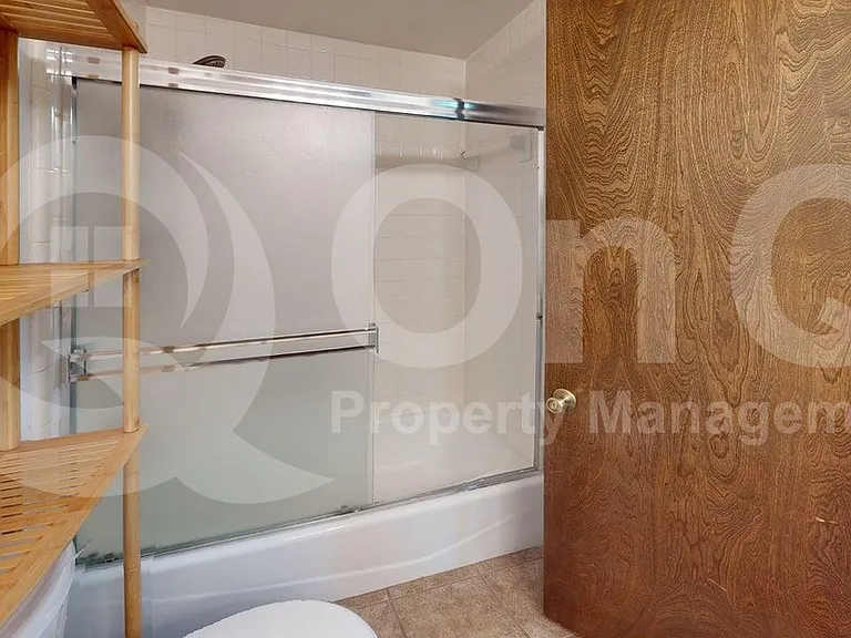 1114 Valerie Dr — Photo 16