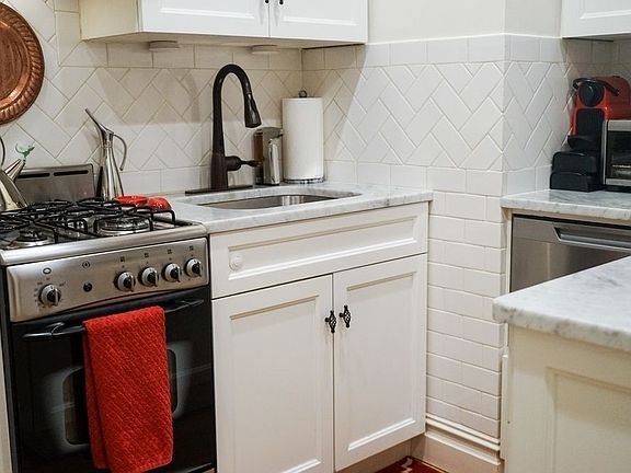 3rd image of 448 E 88th St APT 2C