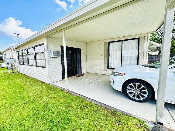3rd image of 30 Dawn Ln