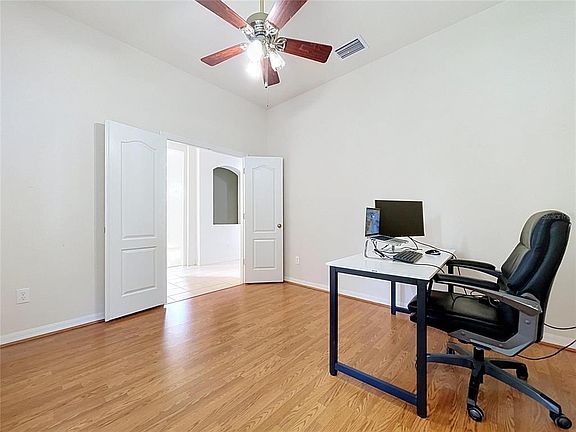 5th image of 1124 SPLIT SILK STREET