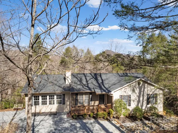 137 Weaver Ct, Lake Lure, NC 28746