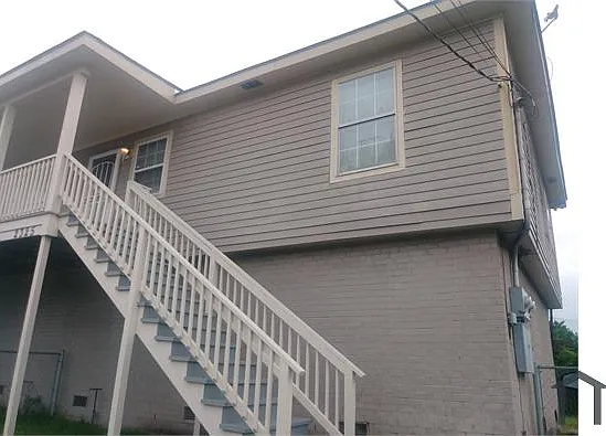2 bed, $1,400 — Photo 1