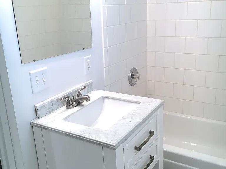 514 Morgan Ave N — Photo 20
