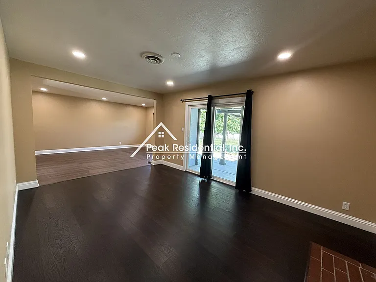 6739 Ferrier Ct — Photo 10
