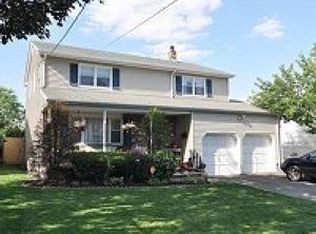 16 Highfield Ln, Nutley, NJ 07110