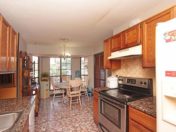 5th image of 8196 Cayuga Trl W