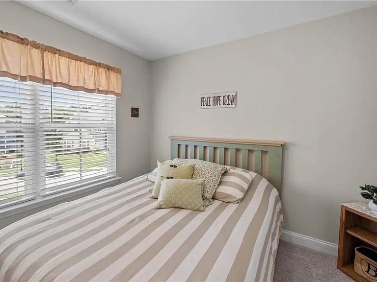 498 Waverly Ln — Photo 38