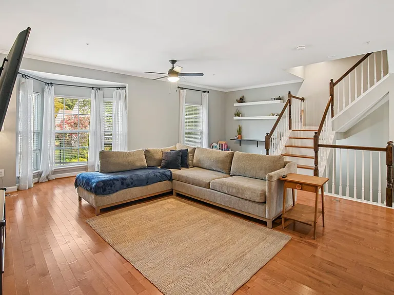 3210 Escapade Cir — Photo 10