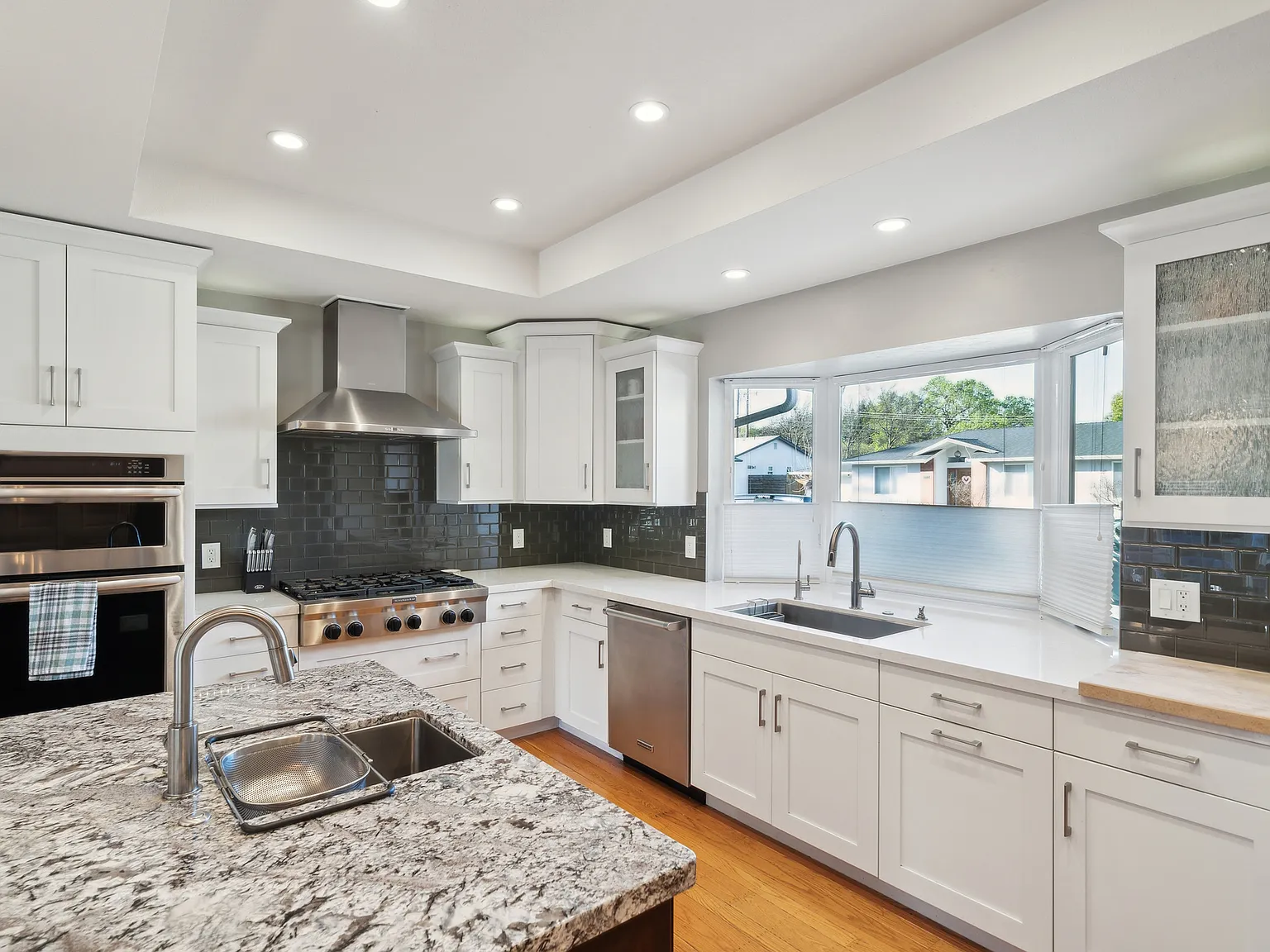 1204 Claiborne Dr — Photo 4