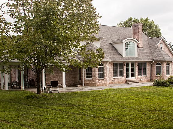 4th image of 7 Stonewall Cir