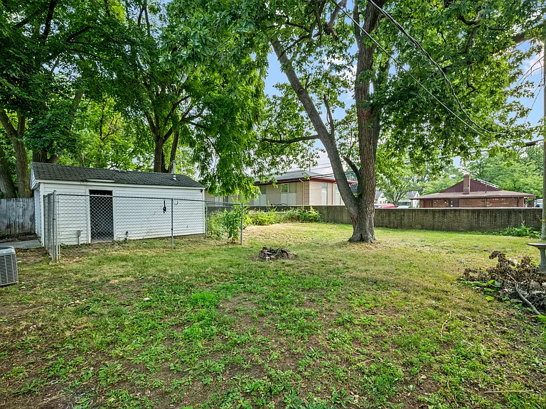 28526 Brentwood St — Photo 18