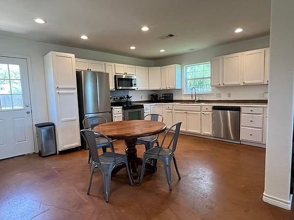 5th image of 6811 River Oaks Drive