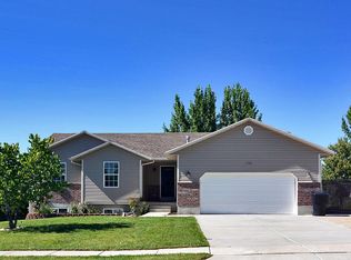 2096 W 1570 N, Clinton, UT 84015