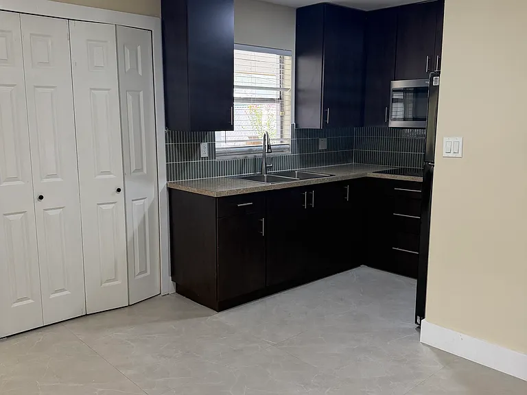 1512 S Lee Ave #1512 — Photo 7