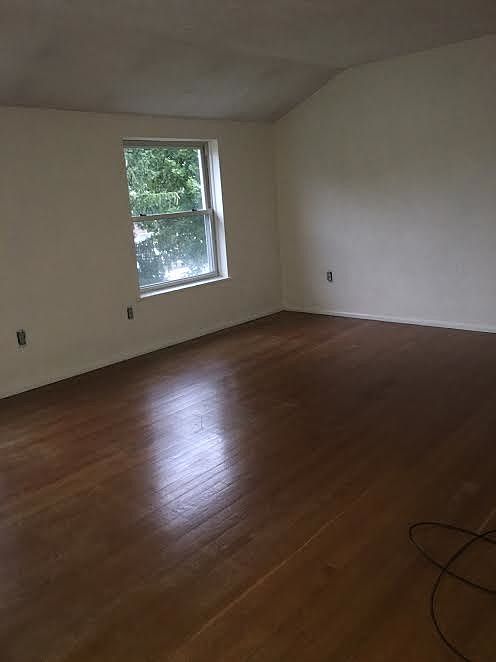 2nd image of 2336 Carlisle Rd