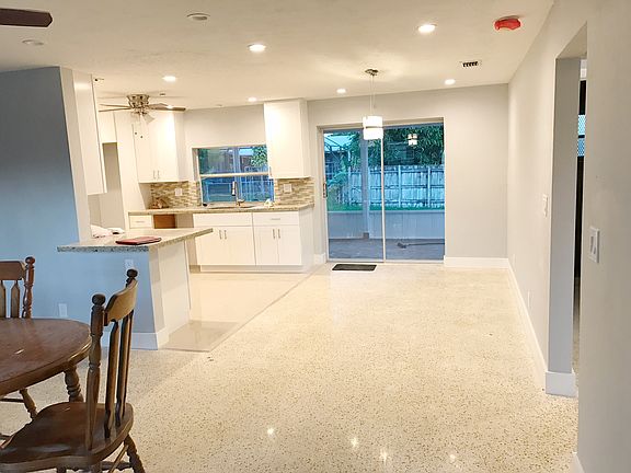 Kitchen & Dining Room Area