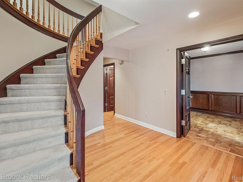 6135 Pickwood Dr, photo 10