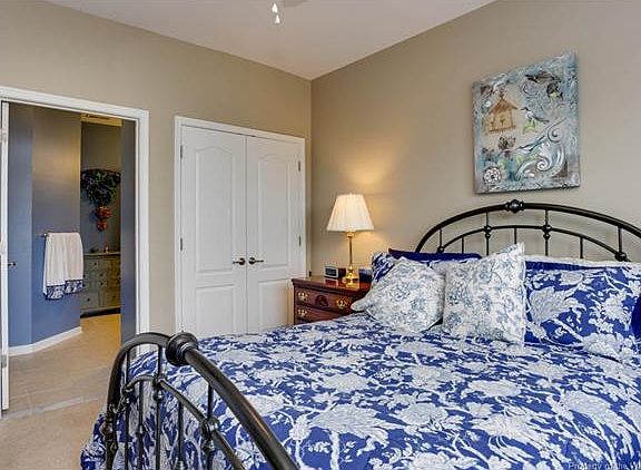 5th image of 3909 Lord Dunmore Dr