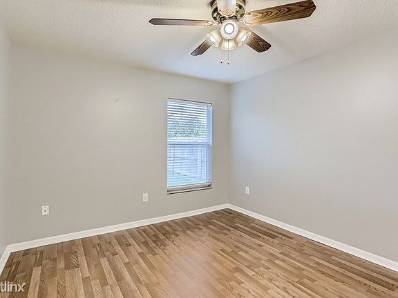 5th image of 10503 Weybridge Dr