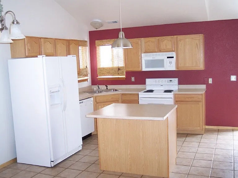 1609 Columbine Village Dr — Photo 4