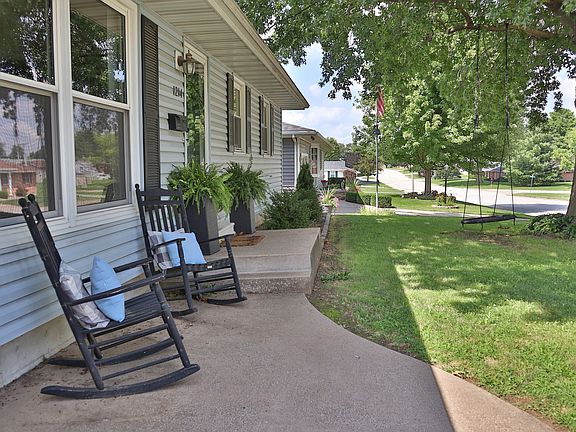 3rd image of 1214 Easy St