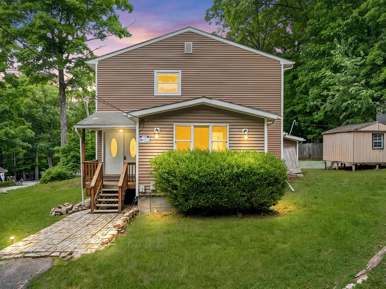 3 bed, 1902 sqft, $2,500 — Photo 1
