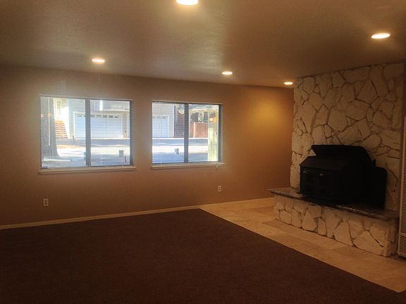 2nd image of 789 Eloise Ave #1
