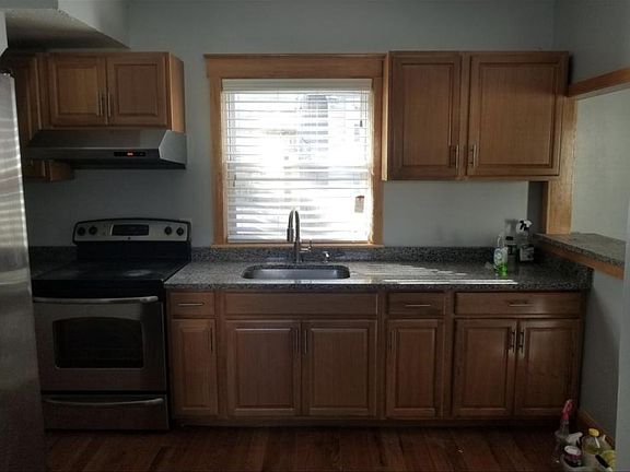 5th image of 366 Westford St #1