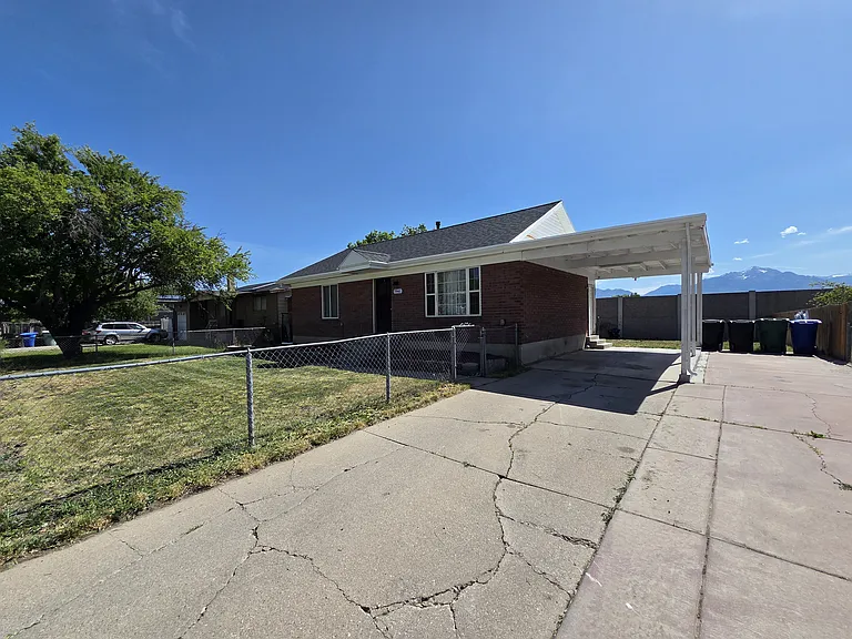 7941 S 3620 W — Photo 3