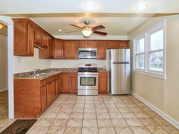 2nd image of 9736 Castello Ave
