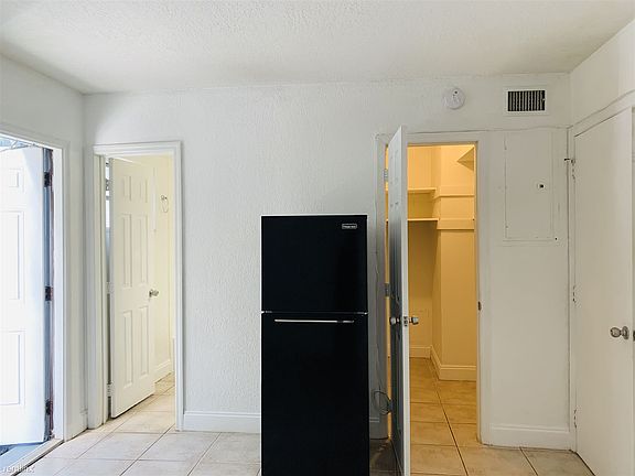 5th image of 715 NE 6th St #14238324