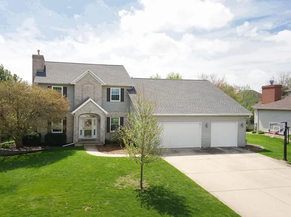 3601 Baywood Rd, Bloomington, IL 61704