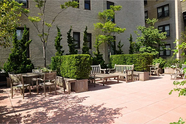 Sold by Stribling | media 7