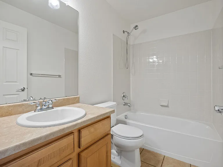 20396 E Columbia Pl — Photo 18